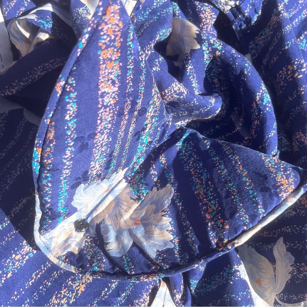 Vintage 100% Silk Tie Neck Blouse – Midnight Blue Abstract Moth & Ikat Motif S/M - Picture 9 of 13